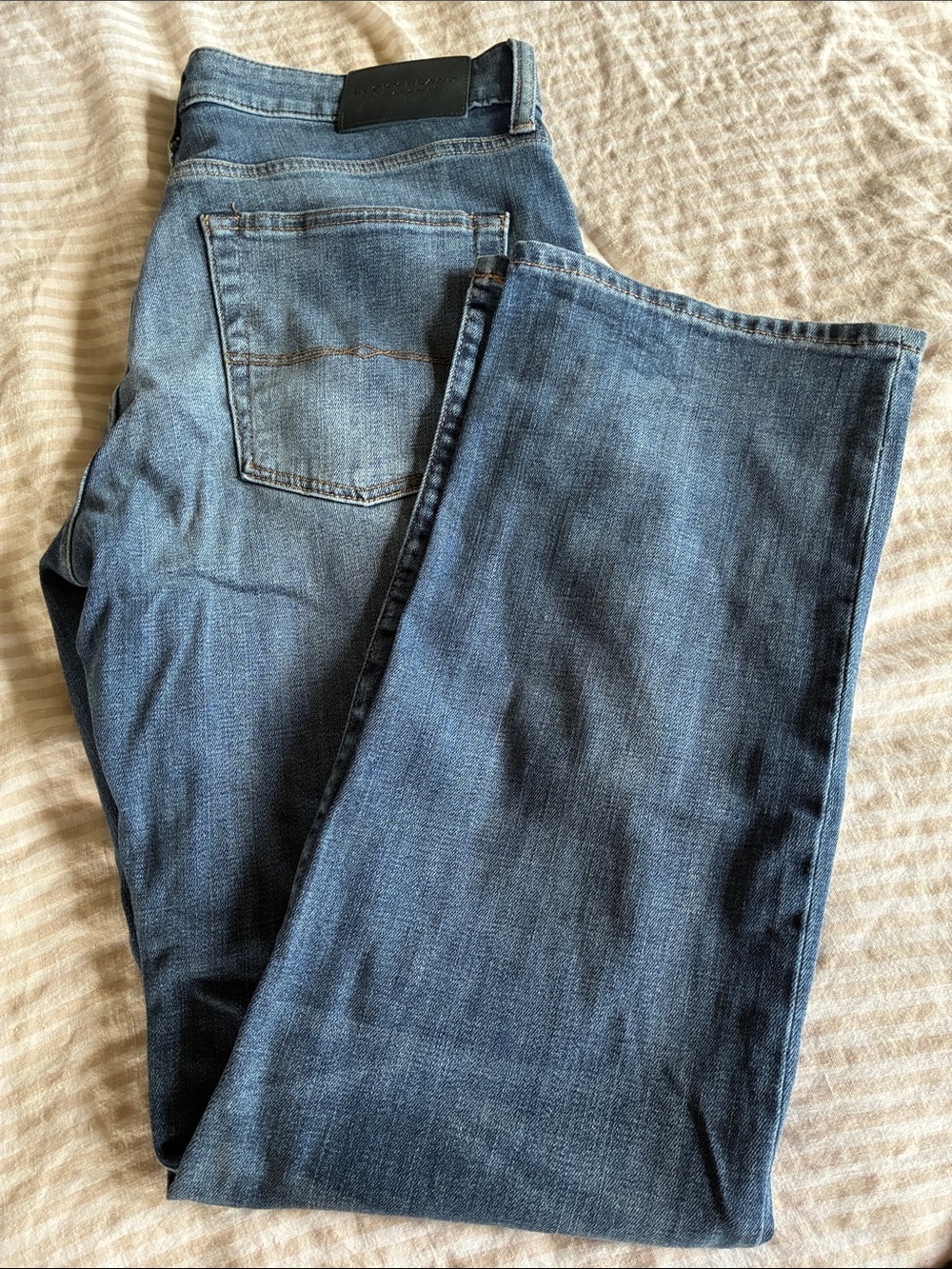Lucky Brand Women’s Mid Blue Boyfriend jeans